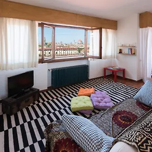 Roommo Lungarno Florence